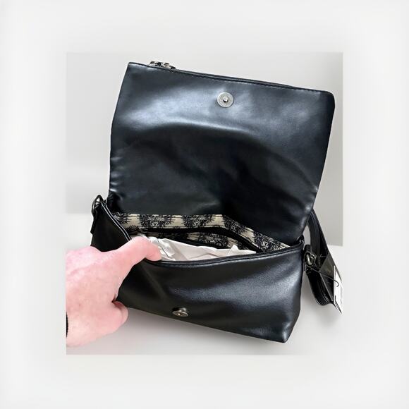 ED HARDY Love Kills Slowly BLK Rhinestone XBODY CLUTCH Rose Y2K Tattoo Skull - Picture 10 of 16